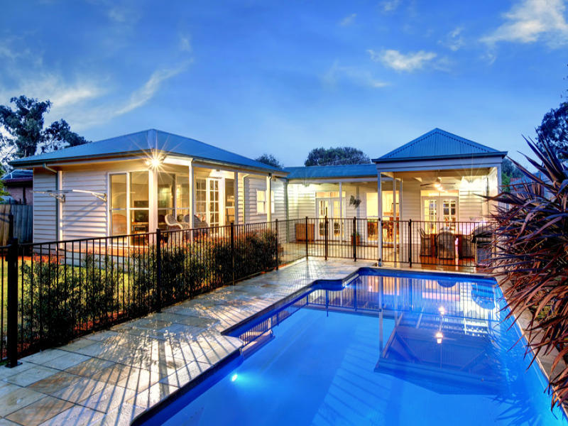 17 Pinewood Avenue, Ringwood East, VIC 3135