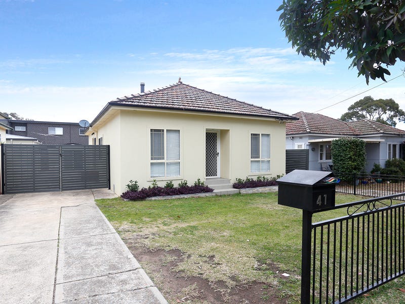 41 Burns Road, Picnic Point, NSW 2213