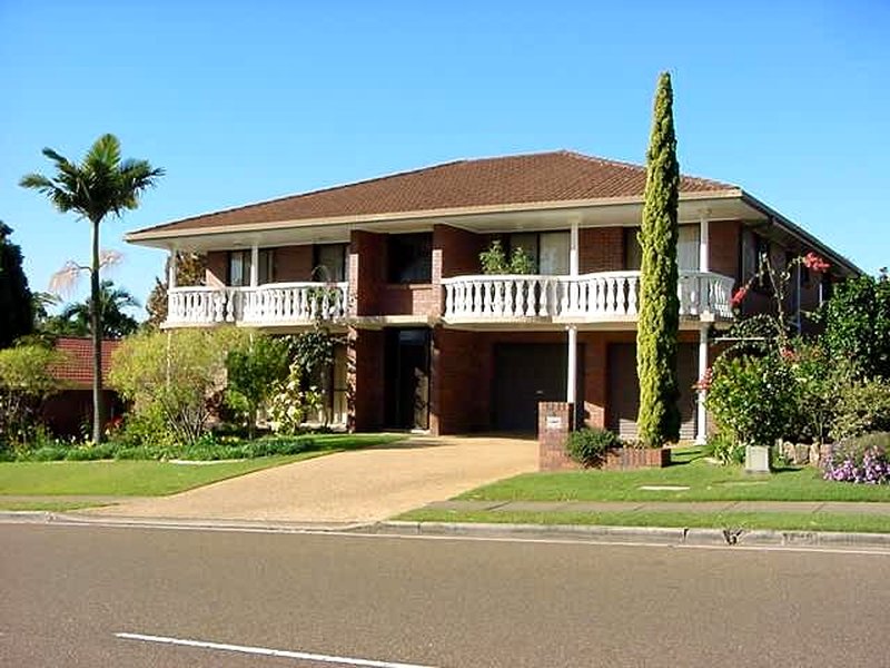 8 Donnington Street, Carindale, QLD 4152