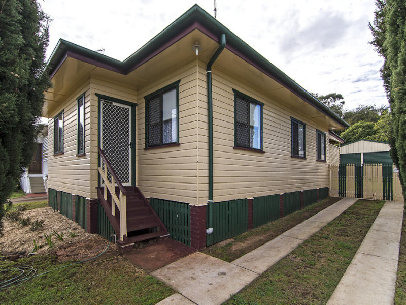 28 Mcintyre Street, Centenary Heights, QLD 4350