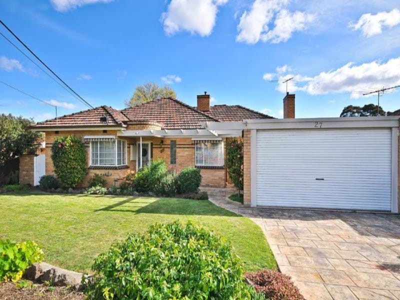 27 Woodstock Road, Mount Waverley, VIC 3149