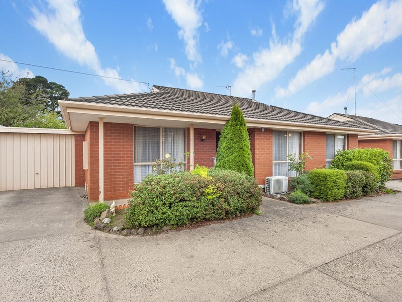 2/1 Cromwell Street, Sebastopol, Vic 3356 Property Details