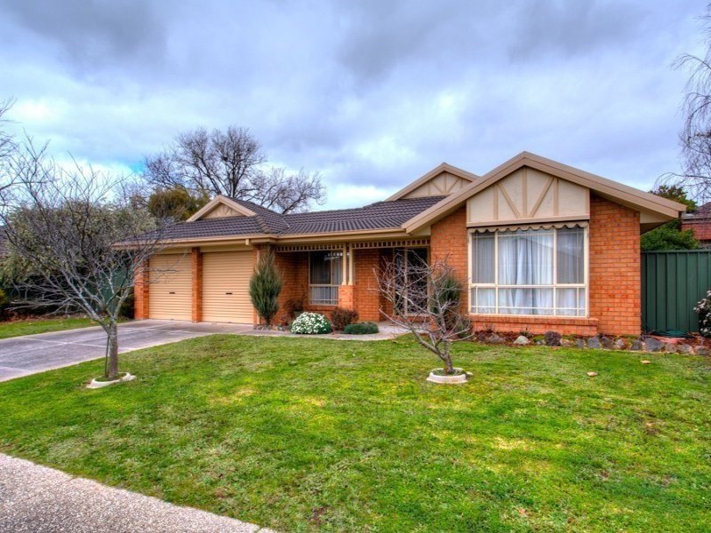 49 Stirling Drive, Lake Gardens, VIC 3355