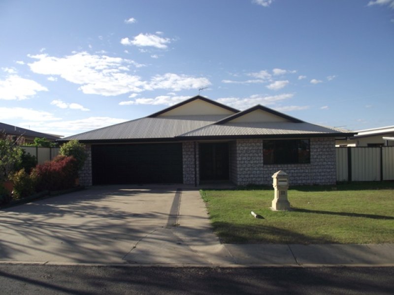 11 Barron Court, Moranbah, QLD 4744