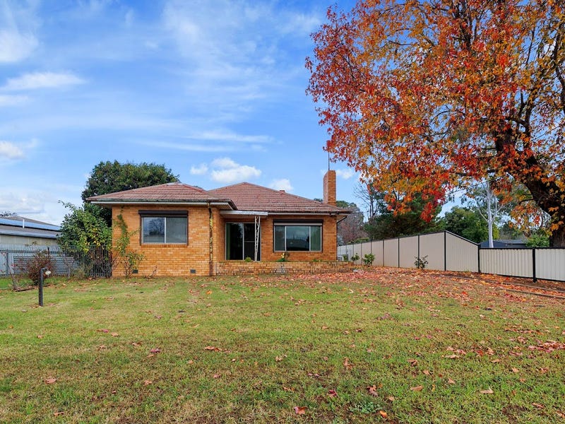 220 Victoria Street, Deniliquin, NSW 2710 House for Sale realestate