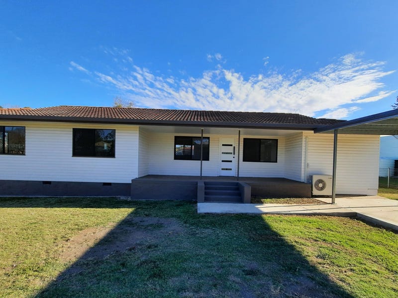 33 Stephens Street E, Murgon, QLD 4605