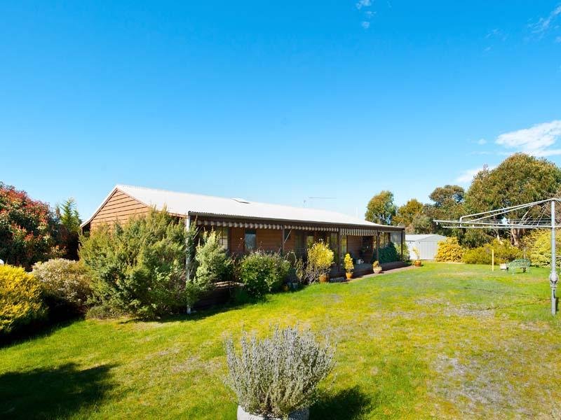 20 Mount View Drive, Elphinstone, VIC 3448