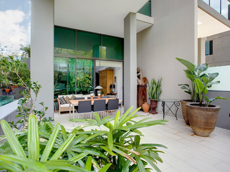 001 107 Astor Terrace Spring Hill Qld 4000 Property Details