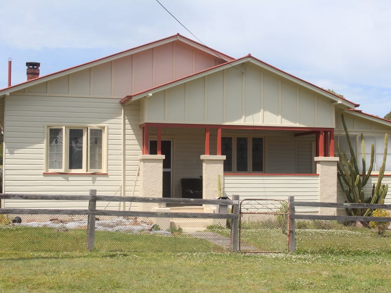 251 Douglas Street, Tenterfield, NSW 2372