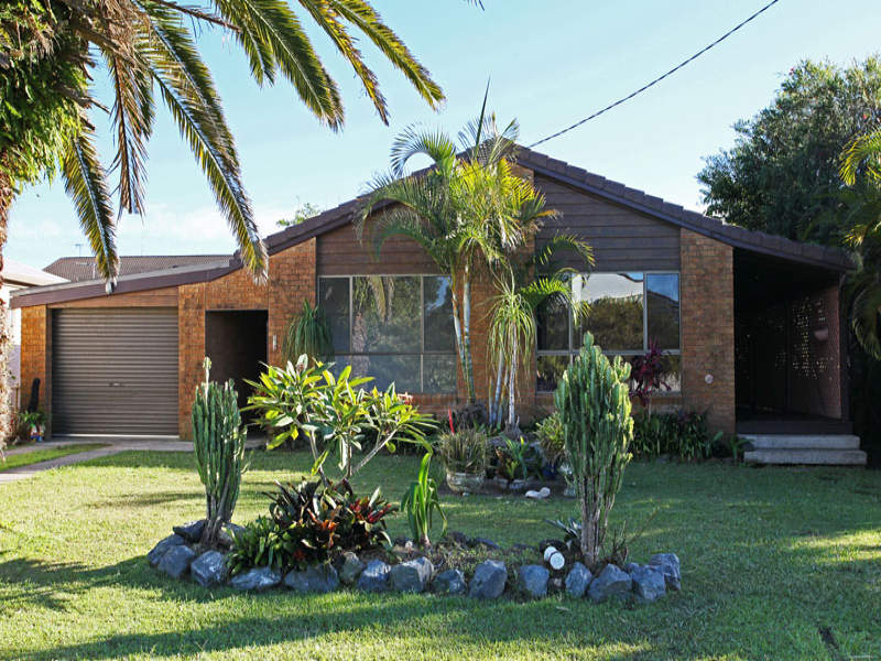 3 Beach Road, Arrawarra Headland, NSW 2456