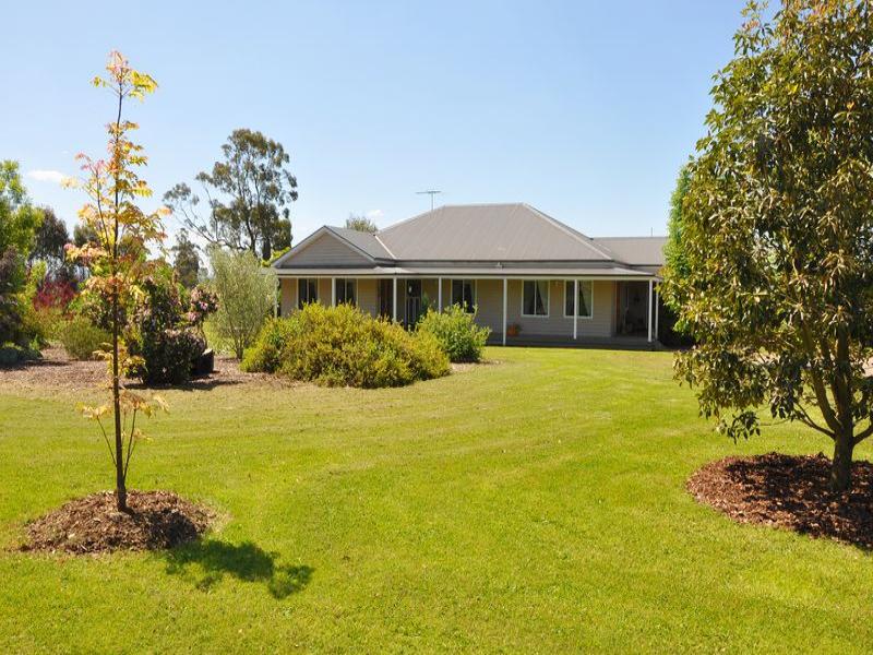 35 Yarragon South Road, Yarragon, Vic 3823 Property Details