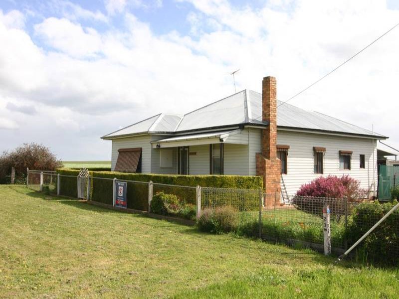 39 Graham Road, Lake Bolac, VIC 3351