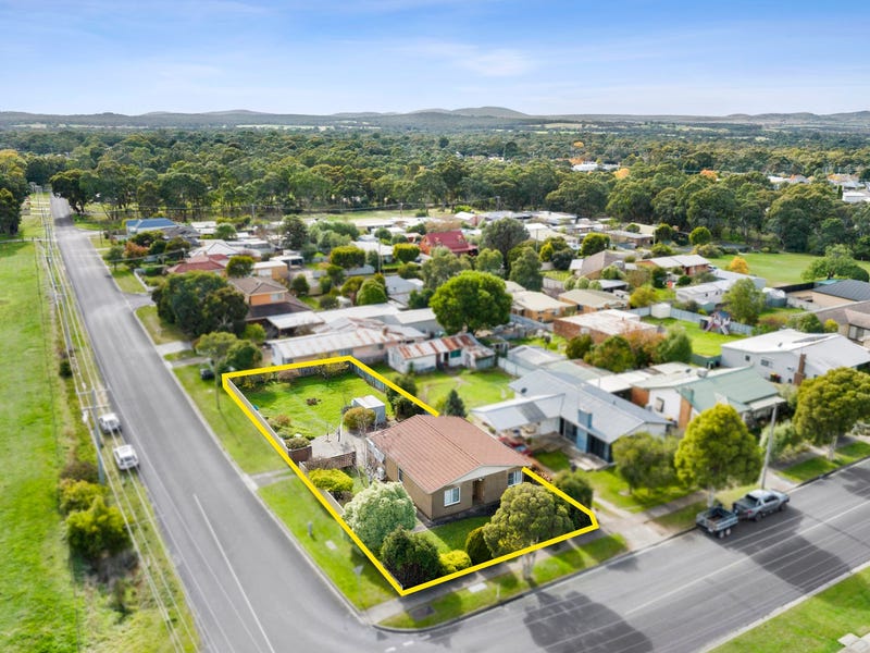 100 Banfield Street, Ararat, Vic 3377 Property Details