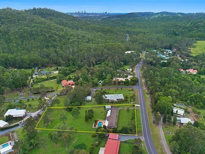 111 Glenmore Drive, Bonogin, Qld 4213 Property Details