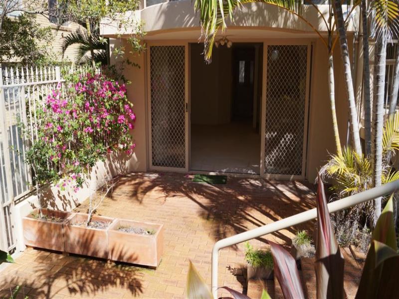 /15 Santa Monica Road, Miami, Qld 4220 Property Details