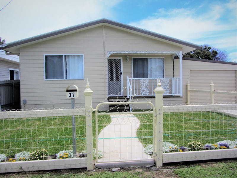 37 Chester Street, Moree, NSW 2400
