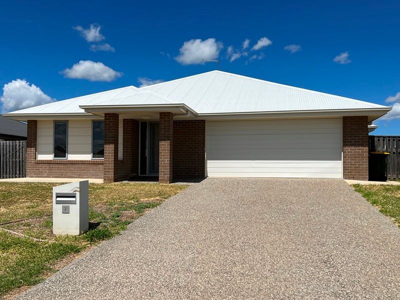 7-hughes-avenue-chinchilla-qld-4413-property-details