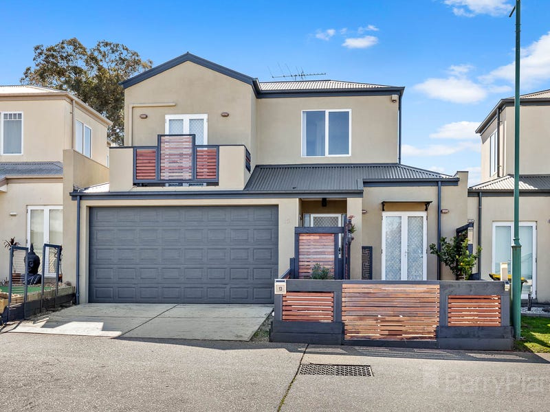 Townhouses for Sale in Sunbury, VIC 3429