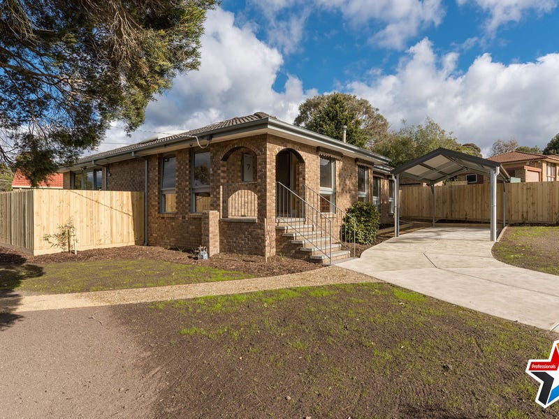 7 Parklands Avenue, Chirnside Park, VIC 3116