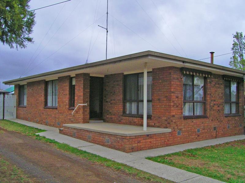 8 Dowling Street, Colac, Vic 3250 Property Details