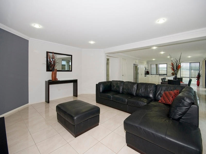 42 Injune Circuit, Calamvale, QLD 4116