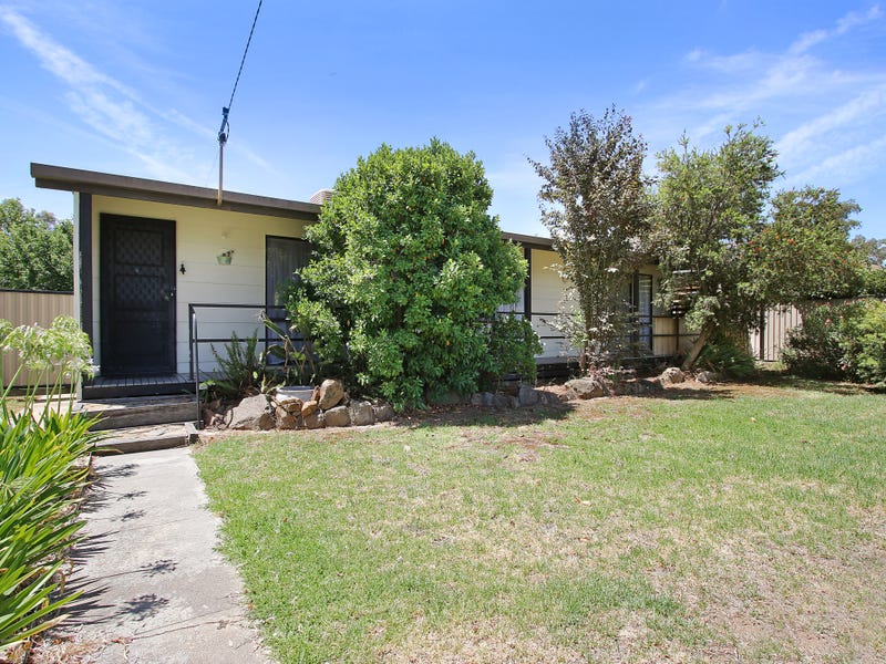 151 Hawkins Street, Howlong, NSW 2643