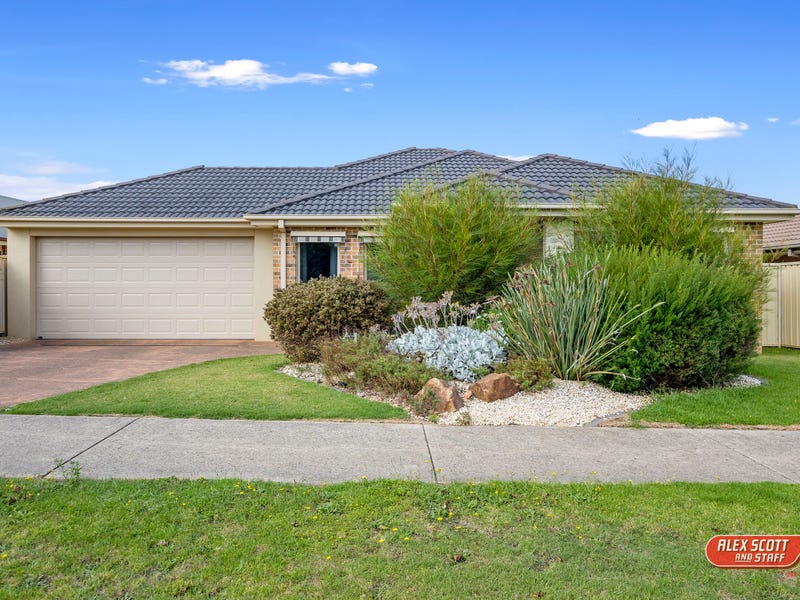 11 Carr Avenue, Leongatha, Vic 3953 Property Details