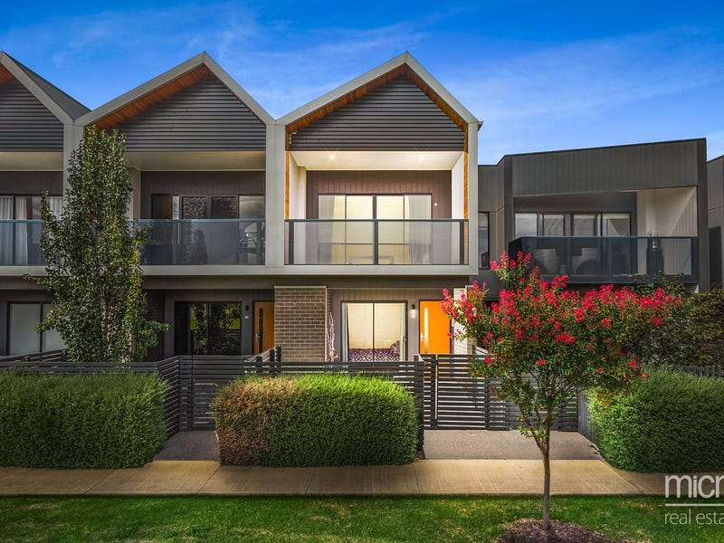 40 Flagship Way, Point Cook, Vic 3030 Townhouse for Sale