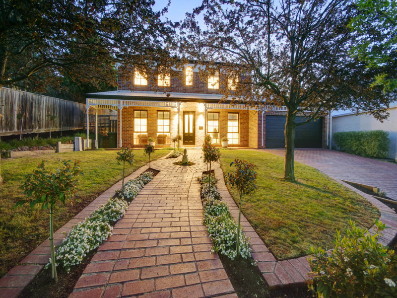 15 Leilani Court, Highton, Vic 3216 Property Details