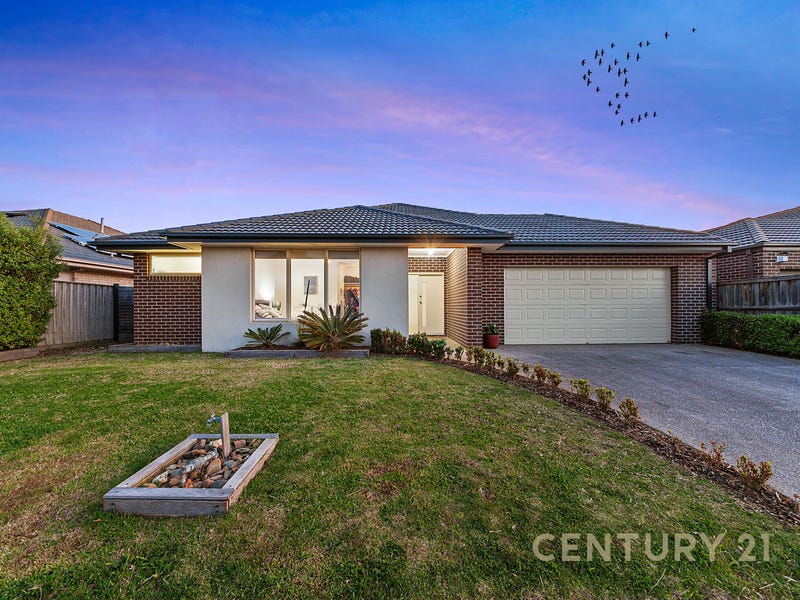73 Banjo Paterson Drive, Pakenham, Vic 3810 Property Details