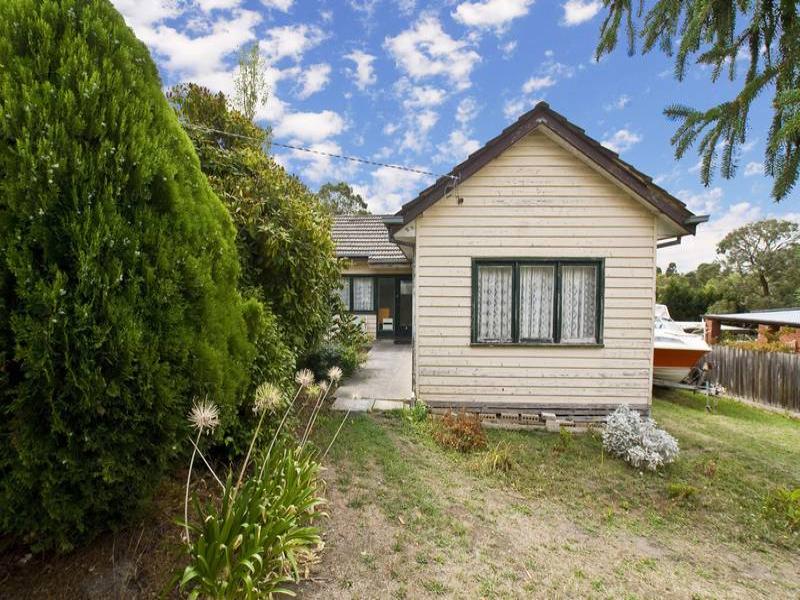 18 Felix Cres, Ringwood North, VIC 3134