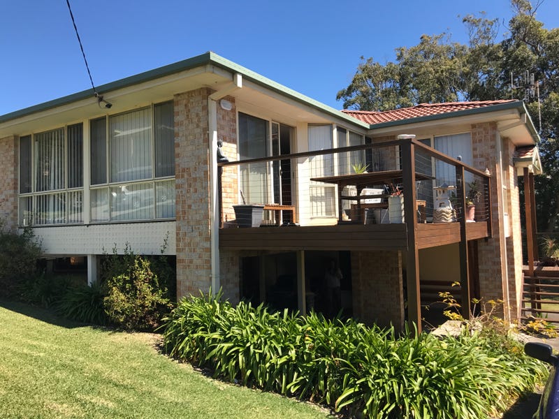 11 Albert Street, Black Head, NSW 2430