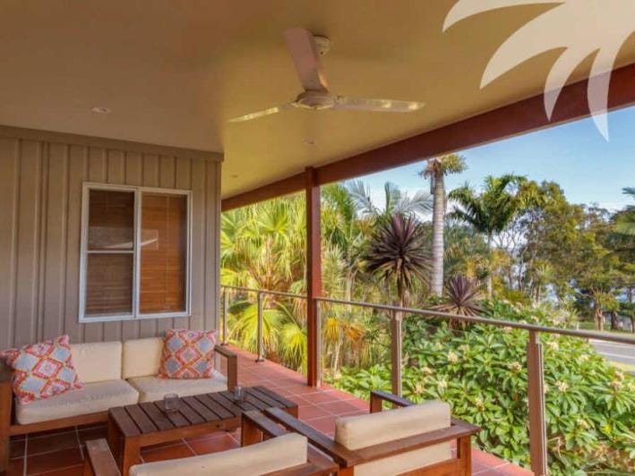 28 The Lakes Way, Elizabeth Beach, NSW 2428