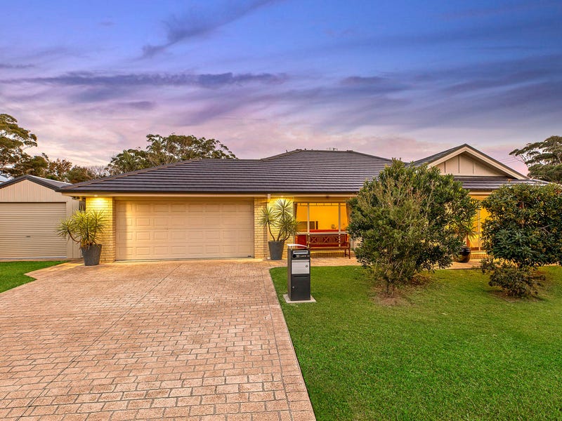 16 Lakin Street, Bateau Bay, NSW 2261