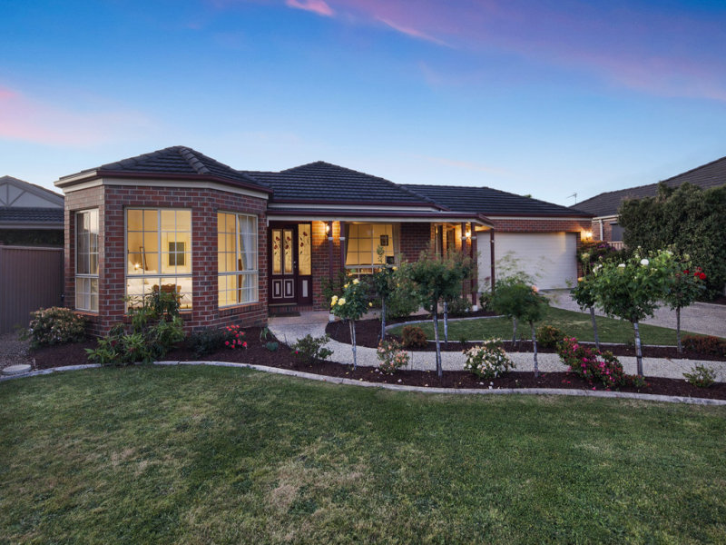 9 Belltower Avenue, Alfredton, Vic 3350 Property Details