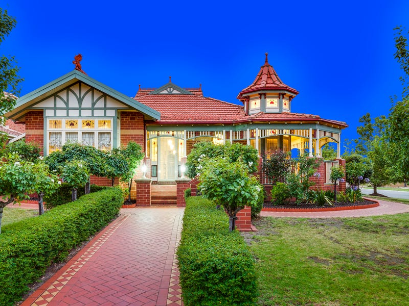 2 Wills Court, Taylors Lakes, Vic 3038 House for Sale