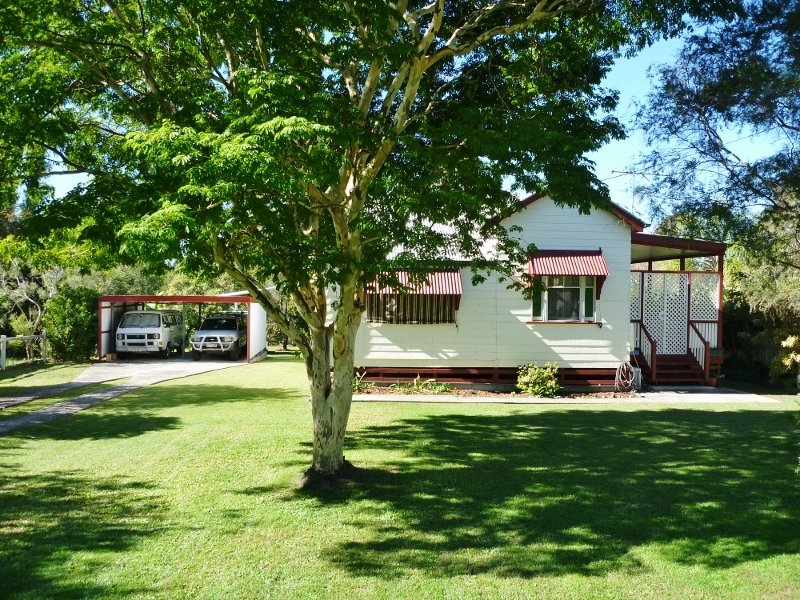 33 Coronation Avenue, Woodford, QLD 4514