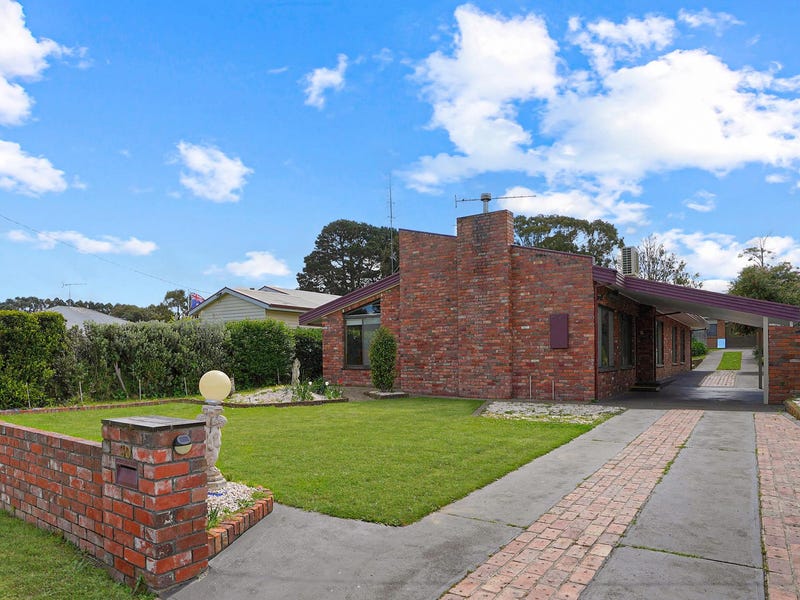 30 Street, Casterton, Vic 3311 House for Sale