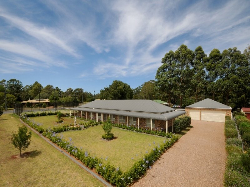 1 Berghofer Drive, Highfields, Qld 4352 Property Details