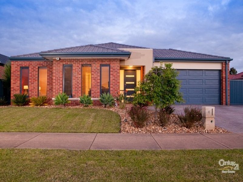 15 Blackwood Drive, Pakenham, Vic 3810 Property Details