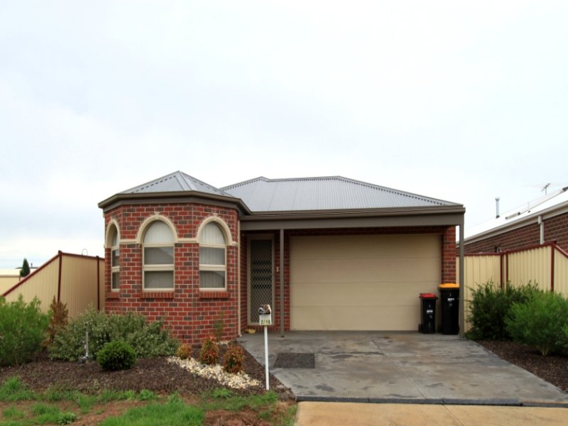 16 Pangbourne Avenue, Melton West, VIC 3337