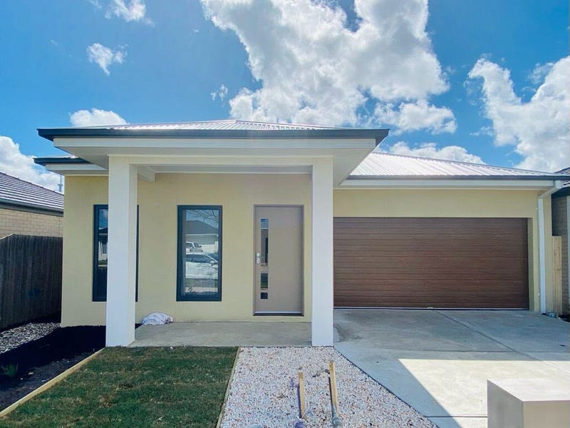 Houses for Sale in Pakenham, VIC 3810 Pg. 7