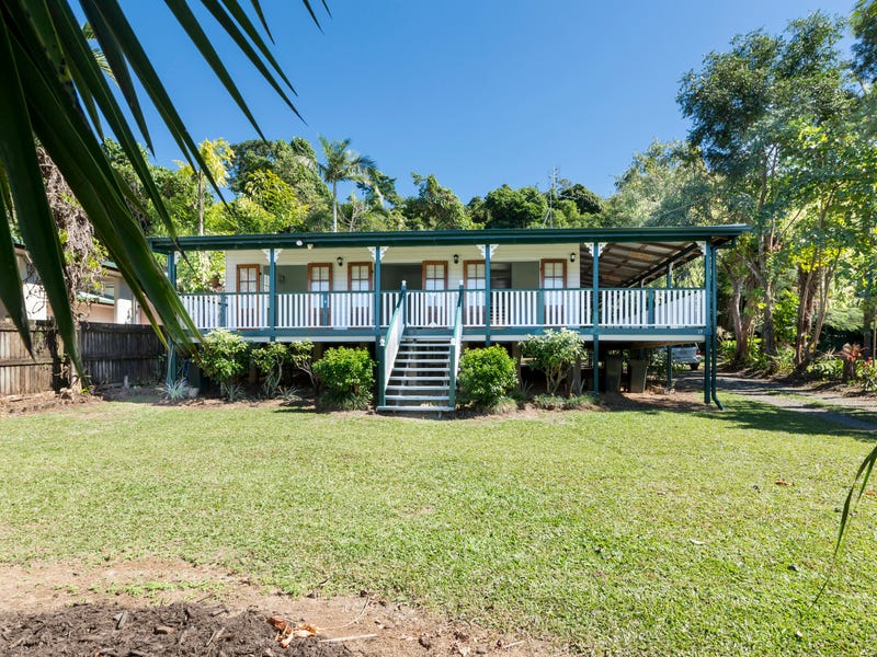 17 Enid Street, Flying Fish Point, QLD 4860