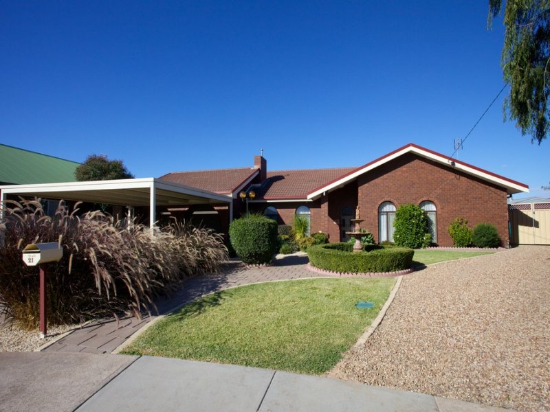 21 Lawrence Street, Horsham, Vic 3400 Property Details