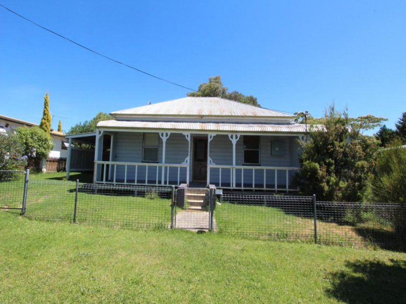 125 Douglas, Tenterfield, NSW 2372 Property Details