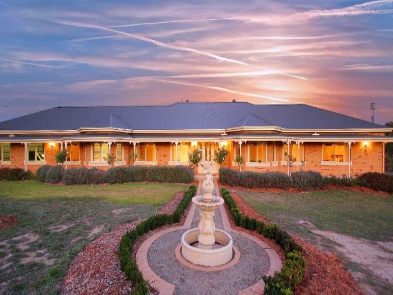 24 Laurimar Hill Drive, Doreen, Vic 3754 Property Details