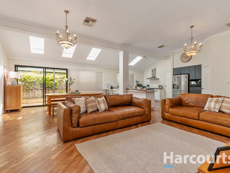 13 Savona Grove, Mindarie, WA 6030 Property Details