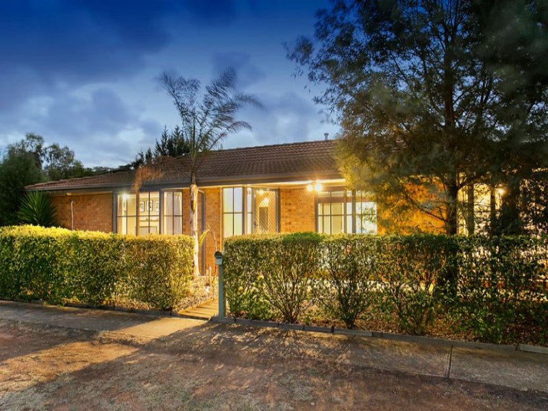 5 Walsingham Cres, Kurunjang, VIC 3337