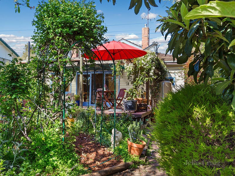 25 Richards Road Castlemaine Vic 3450 Property Details