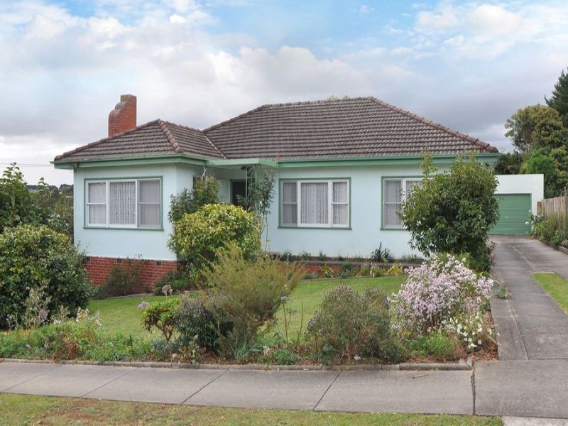 8 Penny Avenue, Warragul, Vic 3820 Property Details